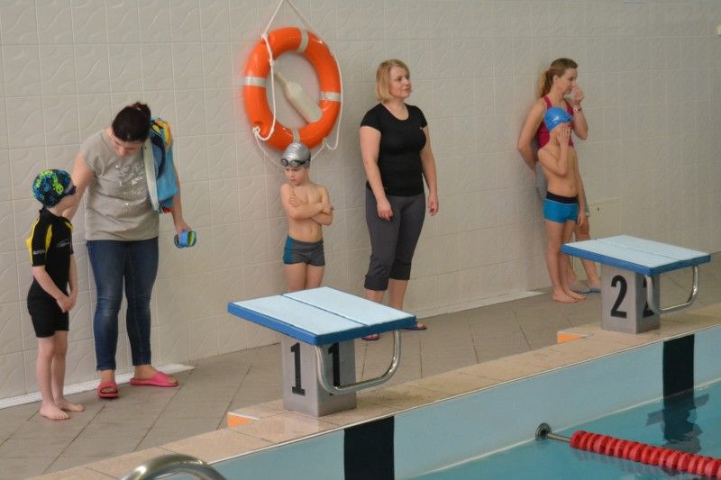 Zobacz relację fotograficzną z zawodów pływackich