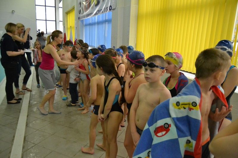 Zobacz relację fotograficzną z zawodów pływackich
