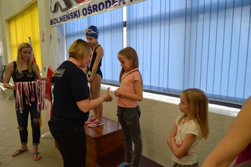 Zobacz relację fotograficzną z zawodów pływackich