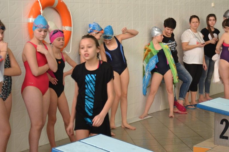 Zobacz relację fotograficzną z zawodów pływackich