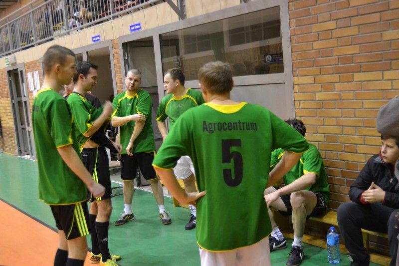 Czternasta kolejka halówki poprzestawiała nieco tabelę