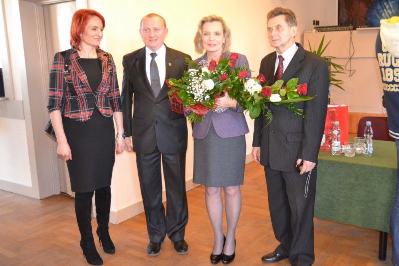 Anna Maria Anders w Kolnie. Bezpieczeństwo, infrastruktura drogowa i historia ? to priorytety kandydatki w wyborach do Senatu