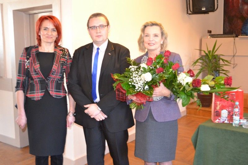 Anna Maria Anders w Kolnie. Bezpieczeństwo, infrastruktura drogowa i historia ? to priorytety kandydatki w wyborach do Senatu