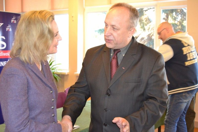 Anna Maria Anders w Kolnie. Bezpieczeństwo, infrastruktura drogowa i historia ? to priorytety kandydatki w wyborach do Senatu