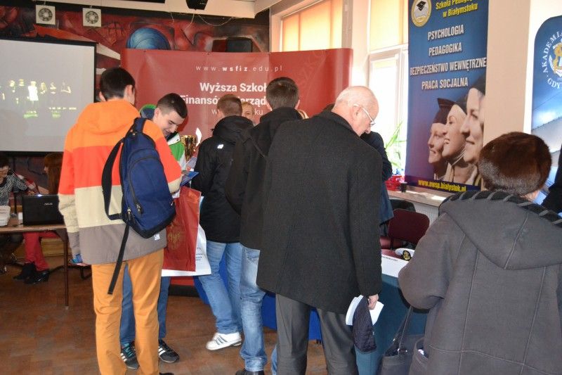 Zobacz zdjęcia z Kolneńskich Targów Edukacji i Pracy