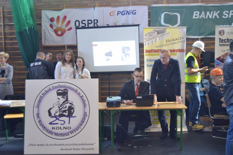 Edukacyjna  Giełda dla Gimnazjalistów w Kolnie. Mogli porównać oferty szkół (zobacz zdjęcia)