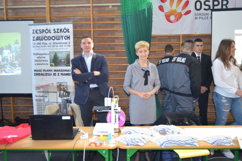 Edukacyjna  Giełda dla Gimnazjalistów w Kolnie. Mogli porównać oferty szkół (zobacz zdjęcia)