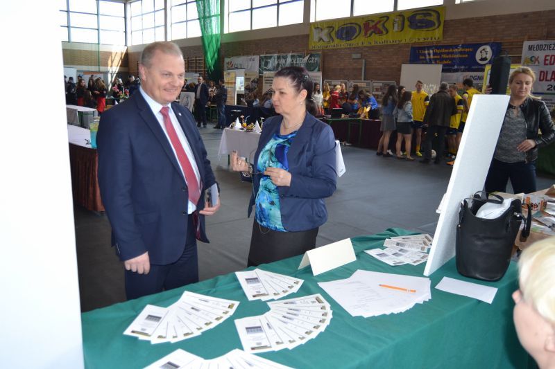 Edukacyjna  Giełda dla Gimnazjalistów w Kolnie. Mogli porównać oferty szkół (zobacz zdjęcia)