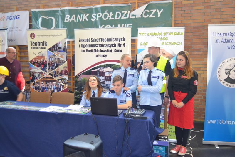 Edukacyjna  Giełda dla Gimnazjalistów w Kolnie. Mogli porównać oferty szkół (zobacz zdjęcia)