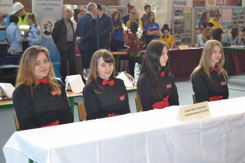 Edukacyjna  Giełda dla Gimnazjalistów w Kolnie. Mogli porównać oferty szkół (zobacz zdjęcia)