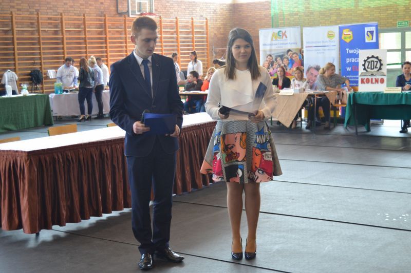 Edukacyjna  Giełda dla Gimnazjalistów w Kolnie. Mogli porównać oferty szkół (zobacz zdjęcia)