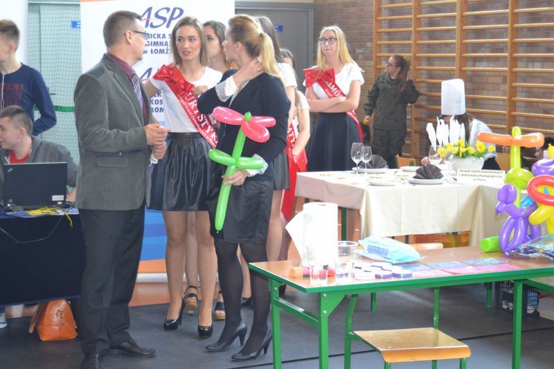 Edukacyjna  Giełda dla Gimnazjalistów w Kolnie. Mogli porównać oferty szkół (zobacz zdjęcia)