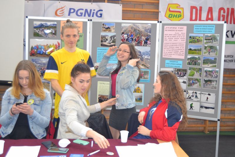 Edukacyjna  Giełda dla Gimnazjalistów w Kolnie. Mogli porównać oferty szkół (zobacz zdjęcia)
