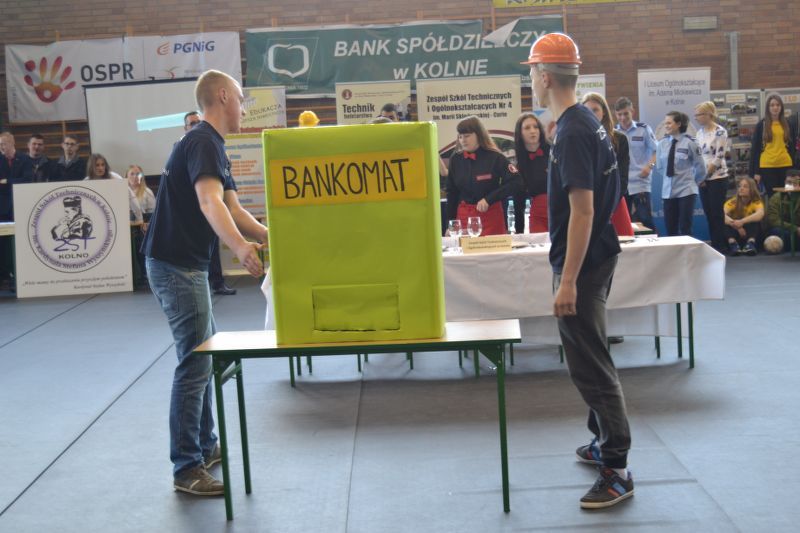 Edukacyjna  Giełda dla Gimnazjalistów w Kolnie. Mogli porównać oferty szkół (zobacz zdjęcia)