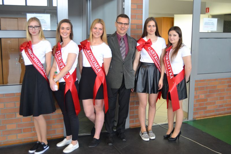 Edukacyjna  Giełda dla Gimnazjalistów w Kolnie. Mogli porównać oferty szkół (zobacz zdjęcia)