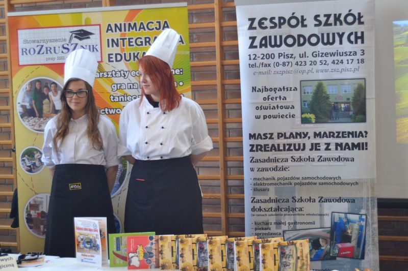 Edukacyjna  Giełda dla Gimnazjalistów w Kolnie. Mogli porównać oferty szkół (zobacz zdjęcia)