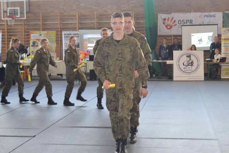 Edukacyjna  Giełda dla Gimnazjalistów w Kolnie. Mogli porównać oferty szkół (zobacz zdjęcia)