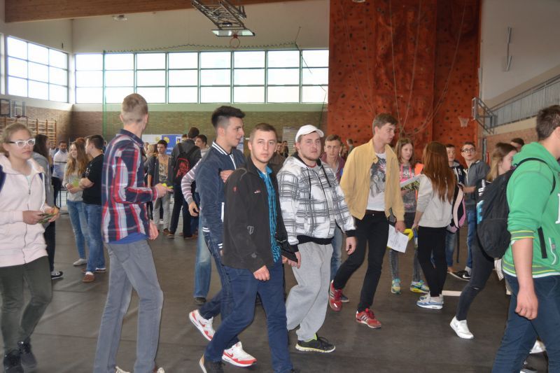 Edukacyjna  Giełda dla Gimnazjalistów w Kolnie. Mogli porównać oferty szkół (zobacz zdjęcia)