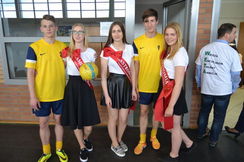 Edukacyjna  Giełda dla Gimnazjalistów w Kolnie. Mogli porównać oferty szkół (zobacz zdjęcia)