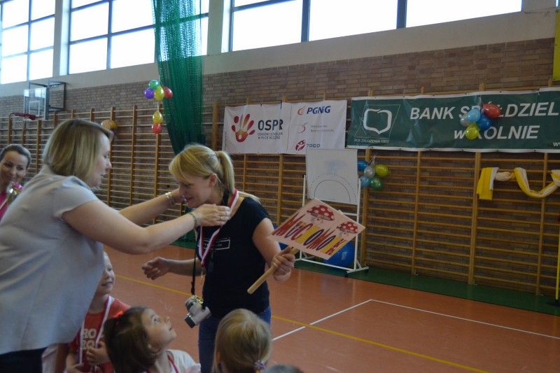 Znakomita impreza dla maluchów. Rozpoczęła  się jak prawdziwa olimpiada