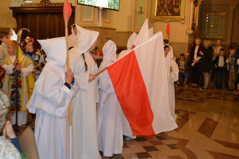 Chrzest Polski: Zobacz relację ze spektaklu w wykonaniu uczniów z Kolna