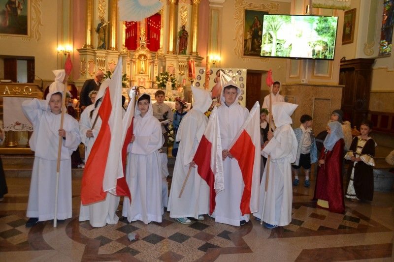 Chrzest Polski: Zobacz relację ze spektaklu w wykonaniu uczniów z Kolna