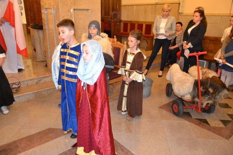 Chrzest Polski: Zobacz relację ze spektaklu w wykonaniu uczniów z Kolna