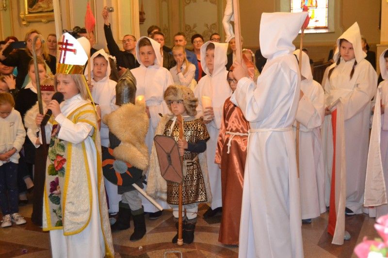 Chrzest Polski: Zobacz relację ze spektaklu w wykonaniu uczniów z Kolna
