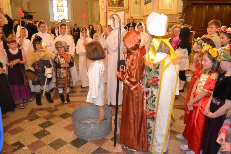 Chrzest Polski: Zobacz relację ze spektaklu w wykonaniu uczniów z Kolna