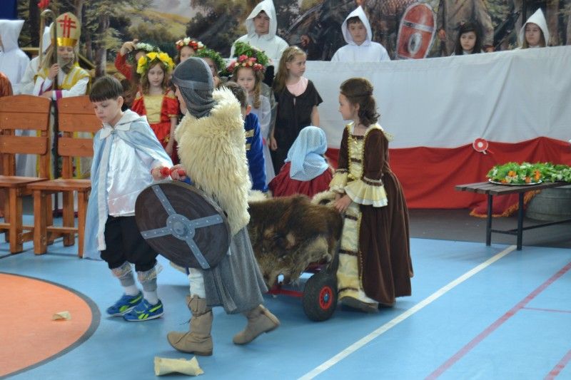 Uroczystości 1050-lecia Chrztu Polski w Kolnie. Wszyscy zachwyceni spektaklem oraz polonezem (zobacz zdjęcia)