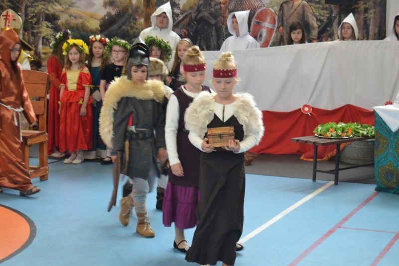 Uroczystości 1050-lecia Chrztu Polski w Kolnie. Wszyscy zachwyceni spektaklem oraz polonezem (zobacz zdjęcia)