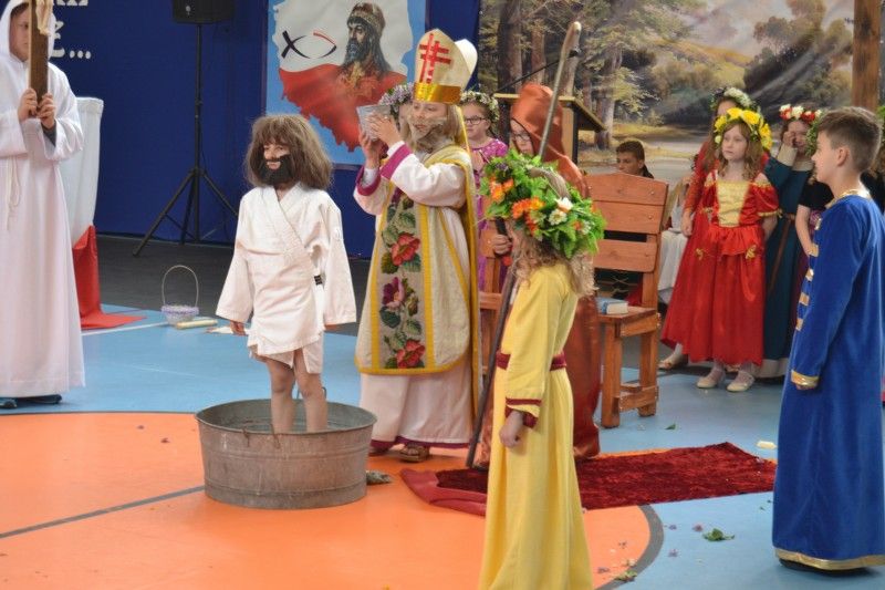Uroczystości 1050-lecia Chrztu Polski w Kolnie. Wszyscy zachwyceni spektaklem oraz polonezem (zobacz zdjęcia)