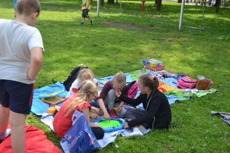 Piknik w Dwójce. Dzieci nie miały lekcji, tylko ognisko i grilla