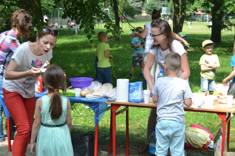 Piknik w Dwójce. Dzieci nie miały lekcji, tylko ognisko i grilla