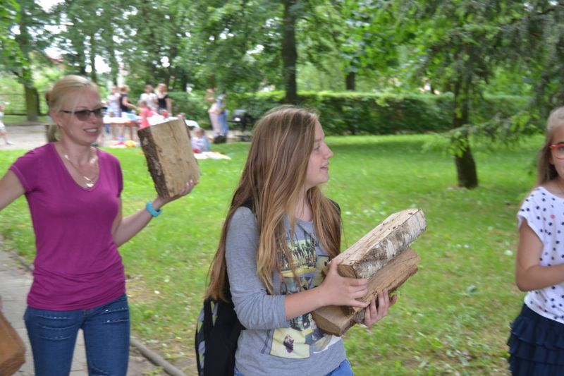 Piknik w Dwójce. Dzieci nie miały lekcji, tylko ognisko i grilla