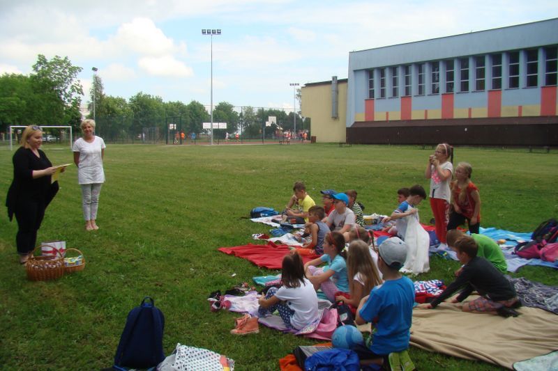 Piknik w Dwójce. Dzieci nie miały lekcji, tylko ognisko i grilla