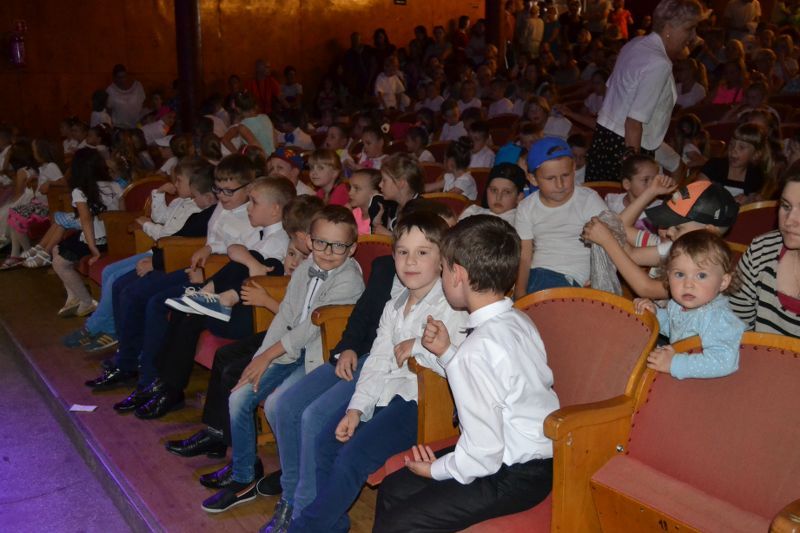 Znakomity spektakl na Dzień Mamy i Taty