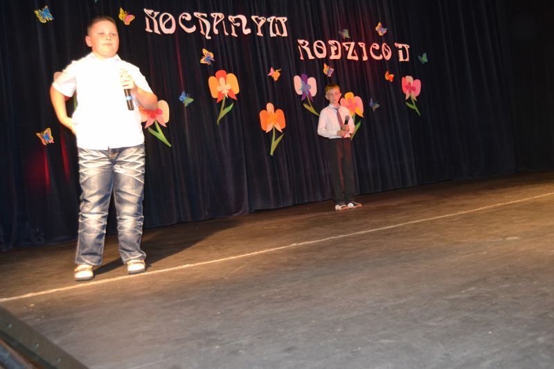 Znakomity spektakl na Dzień Mamy i Taty