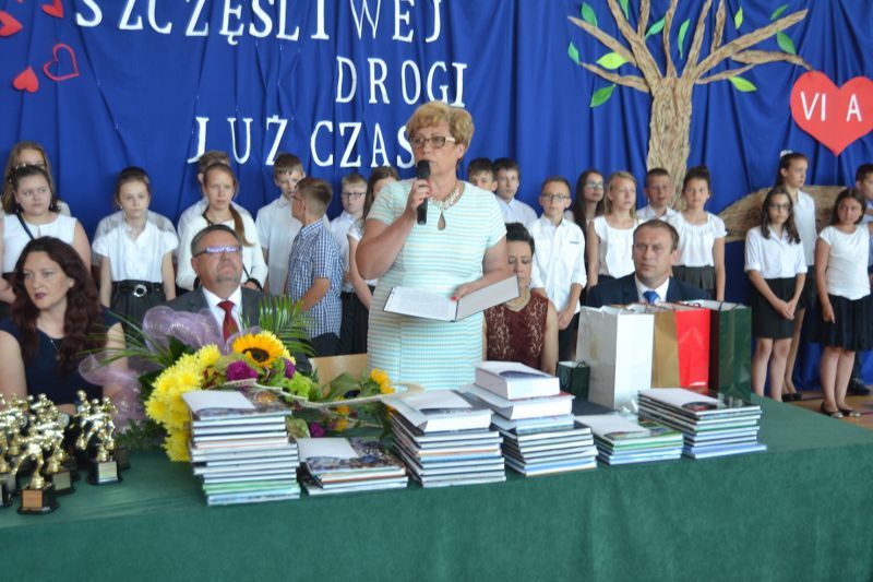 No i mamy wakacje. Zobacz zdjęcia z zakończenia roku szkolnego w kolneńskich szkołach