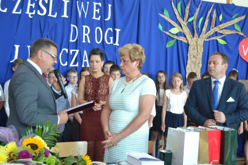 No i mamy wakacje. Zobacz zdjęcia z zakończenia roku szkolnego w kolneńskich szkołach