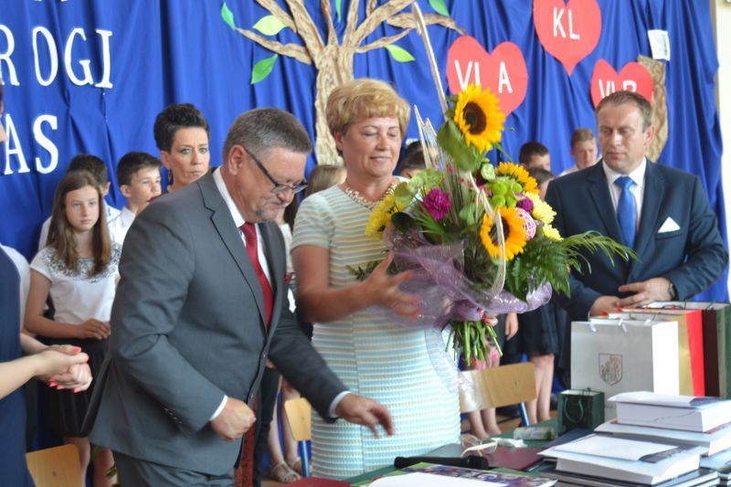 No i mamy wakacje. Zobacz zdjęcia z zakończenia roku szkolnego w kolneńskich szkołach
