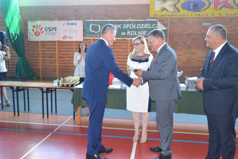 No i mamy wakacje. Zobacz zdjęcia z zakończenia roku szkolnego w kolneńskich szkołach