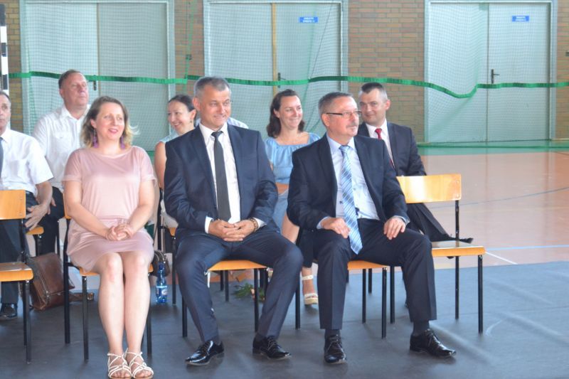 No i mamy wakacje. Zobacz zdjęcia z zakończenia roku szkolnego w kolneńskich szkołach