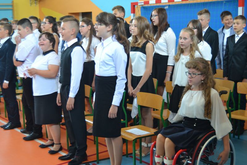 No i mamy wakacje. Zobacz zdjęcia z zakończenia roku szkolnego w kolneńskich szkołach