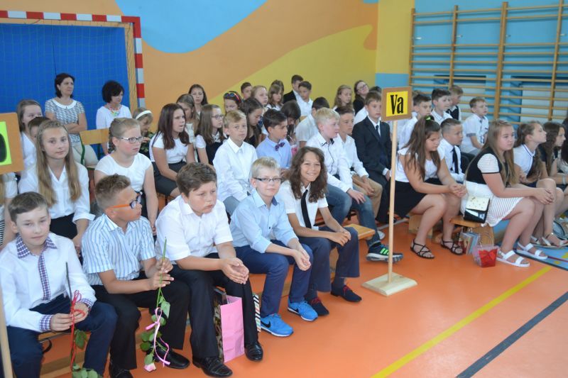 No i mamy wakacje. Zobacz zdjęcia z zakończenia roku szkolnego w kolneńskich szkołach