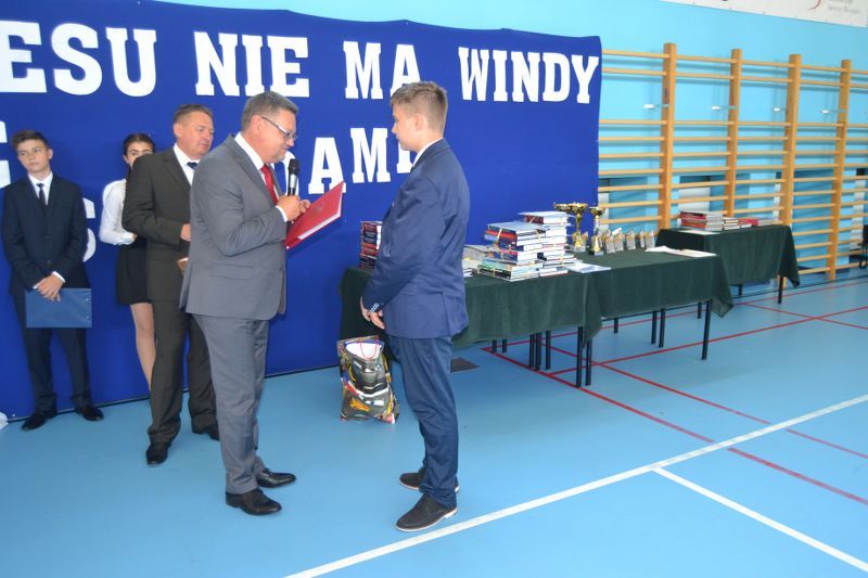 No i mamy wakacje. Zobacz zdjęcia z zakończenia roku szkolnego w kolneńskich szkołach