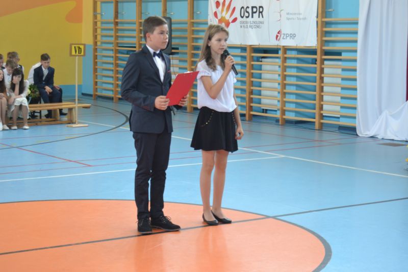 No i mamy wakacje. Zobacz zdjęcia z zakończenia roku szkolnego w kolneńskich szkołach