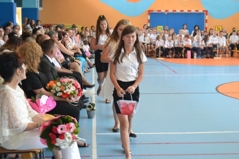 No i mamy wakacje. Zobacz zdjęcia z zakończenia roku szkolnego w kolneńskich szkołach