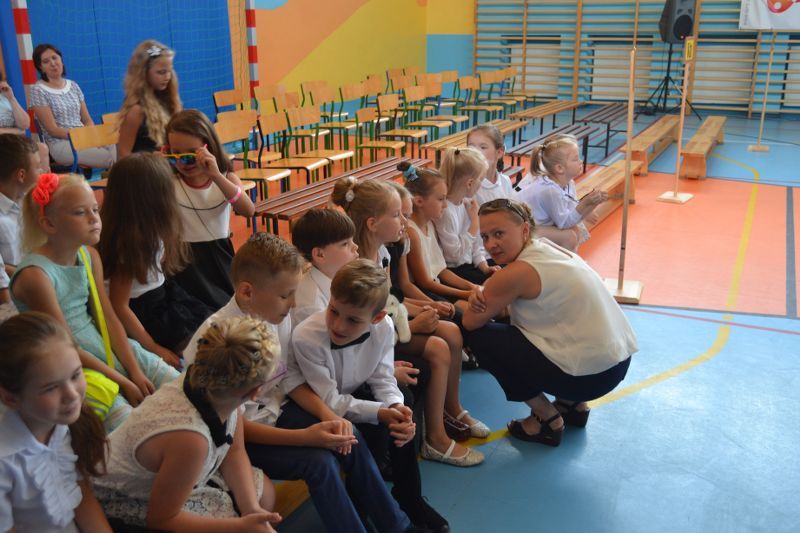 No i mamy wakacje. Zobacz zdjęcia z zakończenia roku szkolnego w kolneńskich szkołach