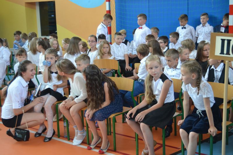 No i mamy wakacje. Zobacz zdjęcia z zakończenia roku szkolnego w kolneńskich szkołach